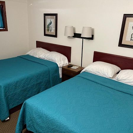 Fairmont Highland Court Motel מראה חיצוני תמונה