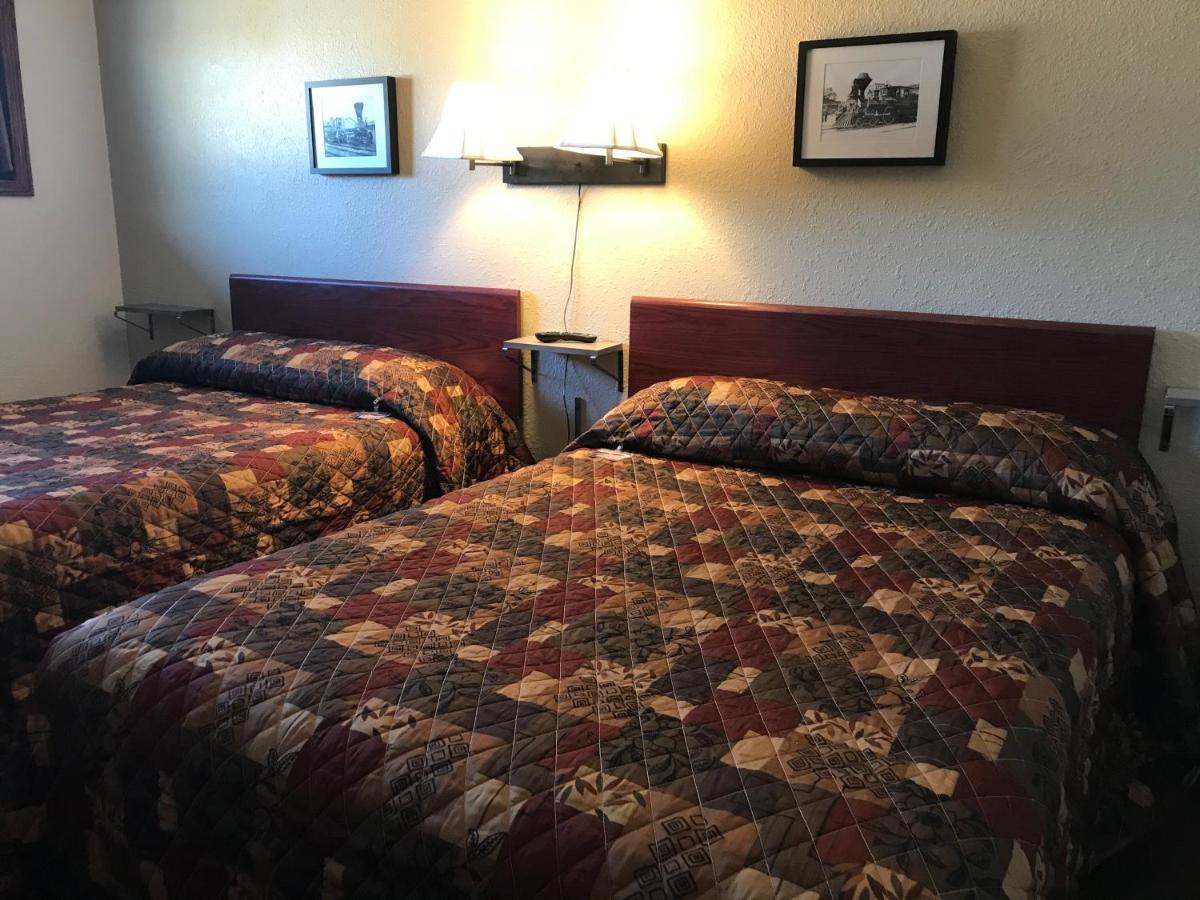 Fairmont Highland Court Motel מראה חיצוני תמונה