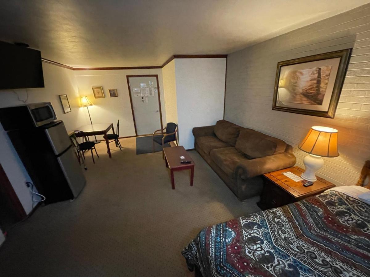 Fairmont Highland Court Motel מראה חיצוני תמונה