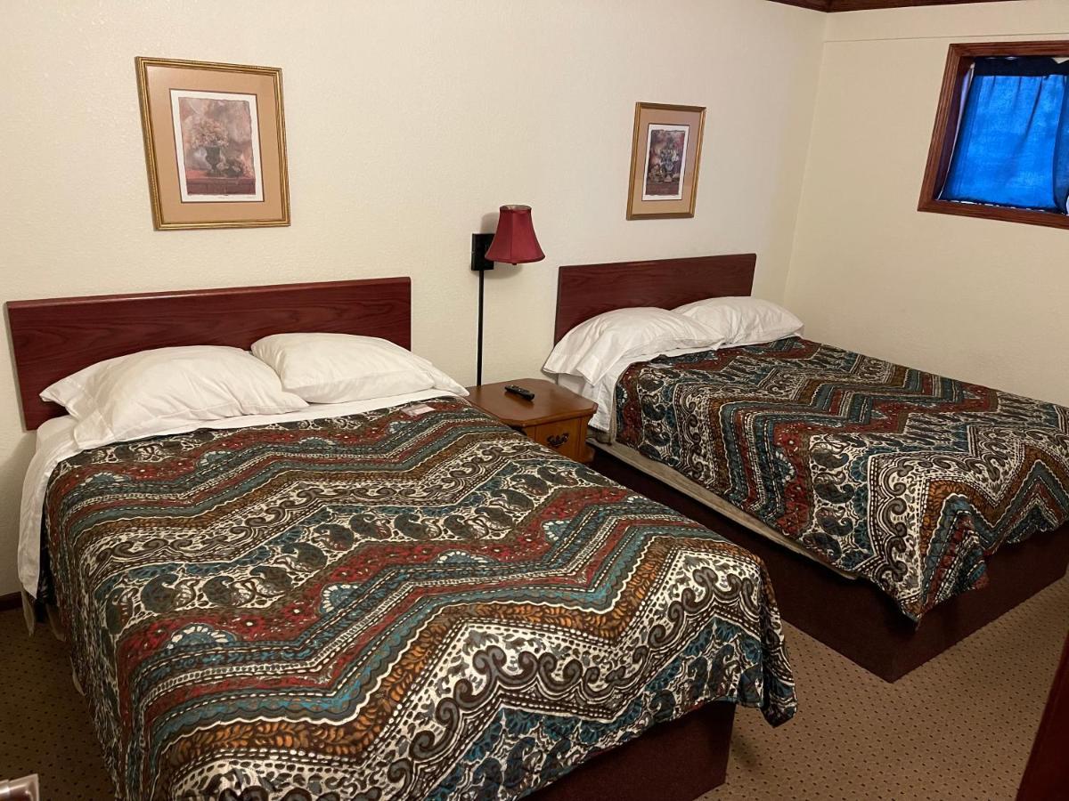 Fairmont Highland Court Motel מראה חיצוני תמונה