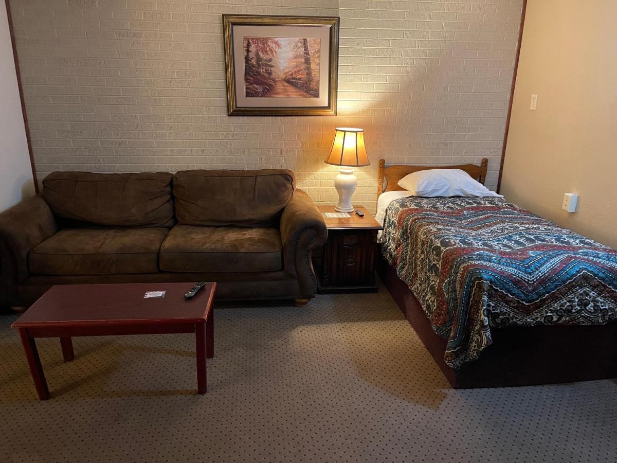 Fairmont Highland Court Motel מראה חיצוני תמונה