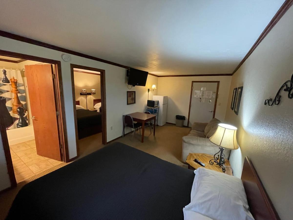 Fairmont Highland Court Motel מראה חיצוני תמונה