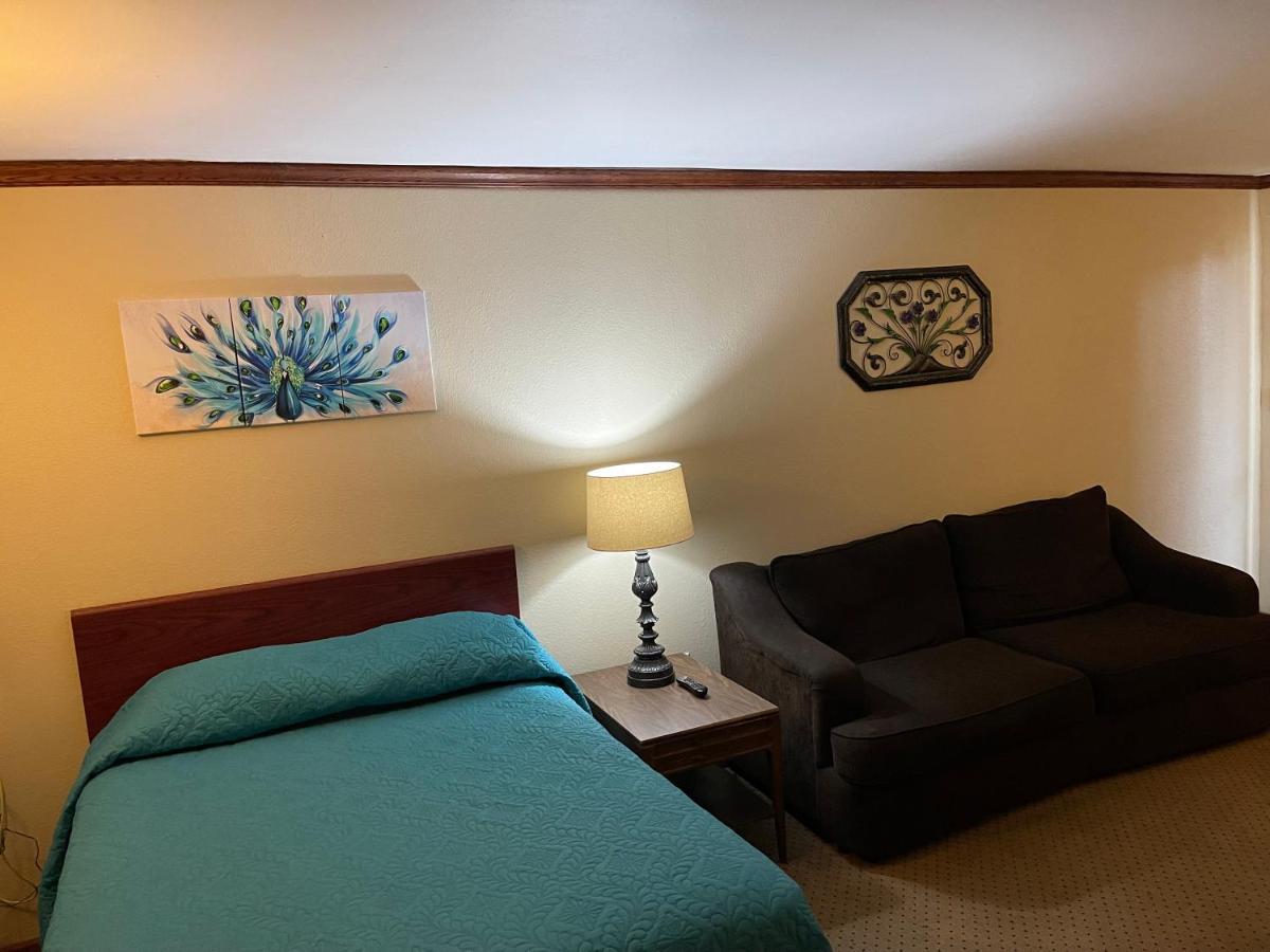 Fairmont Highland Court Motel מראה חיצוני תמונה