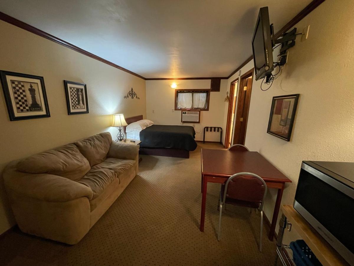Fairmont Highland Court Motel מראה חיצוני תמונה