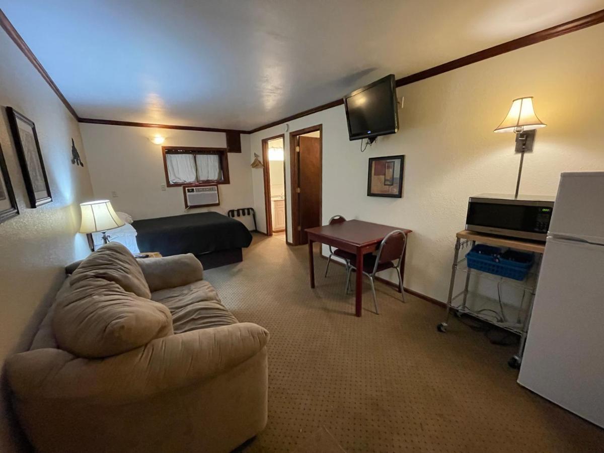 Fairmont Highland Court Motel מראה חיצוני תמונה