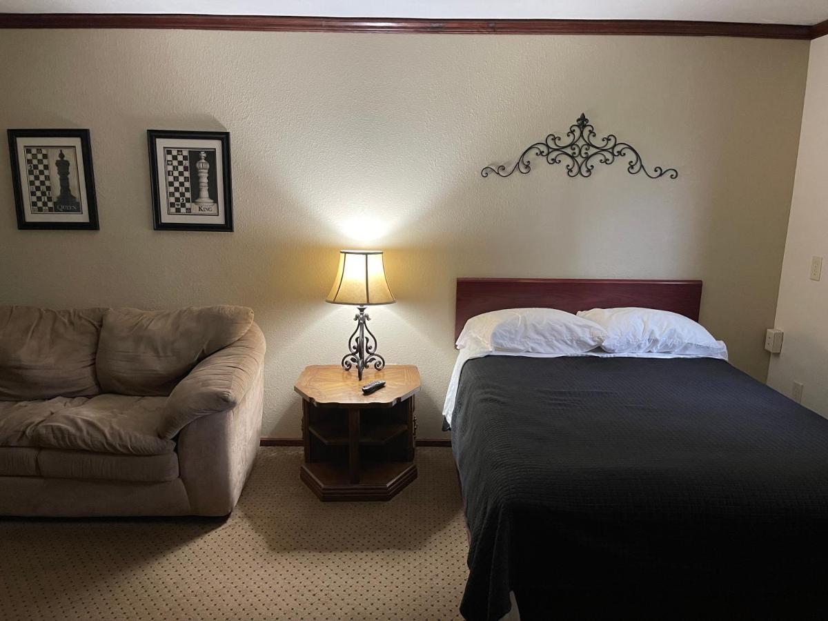 Fairmont Highland Court Motel מראה חיצוני תמונה