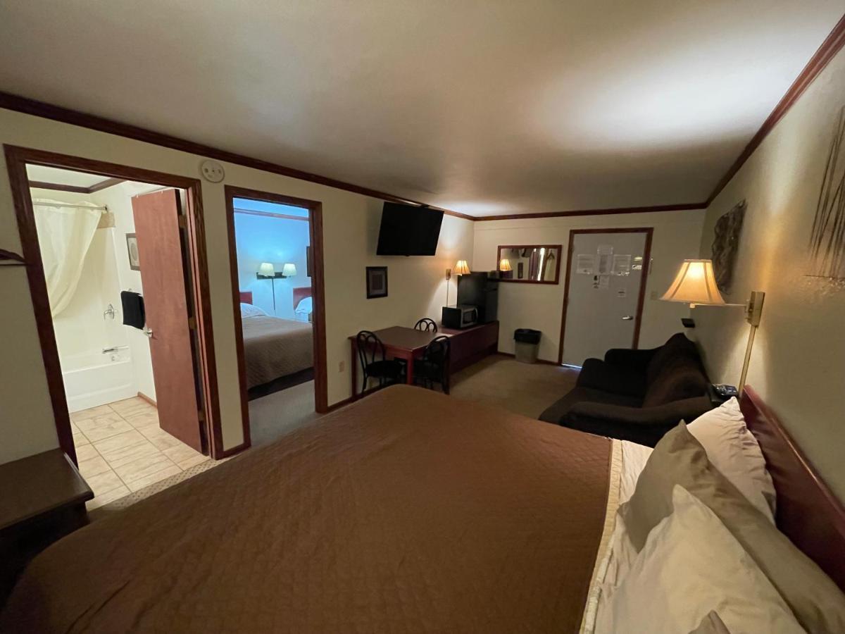 Fairmont Highland Court Motel מראה חיצוני תמונה