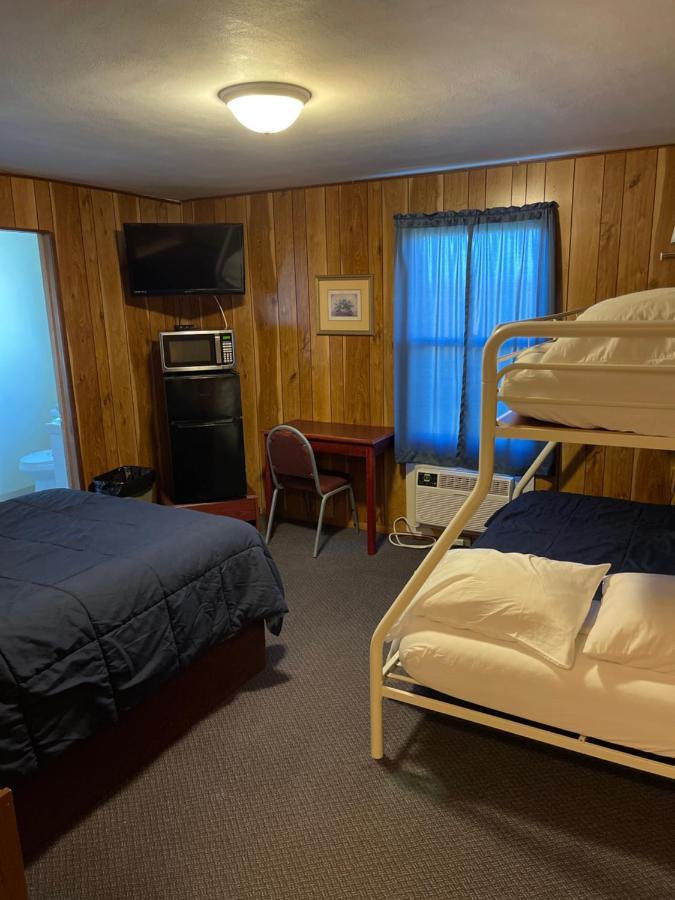 Fairmont Highland Court Motel מראה חיצוני תמונה