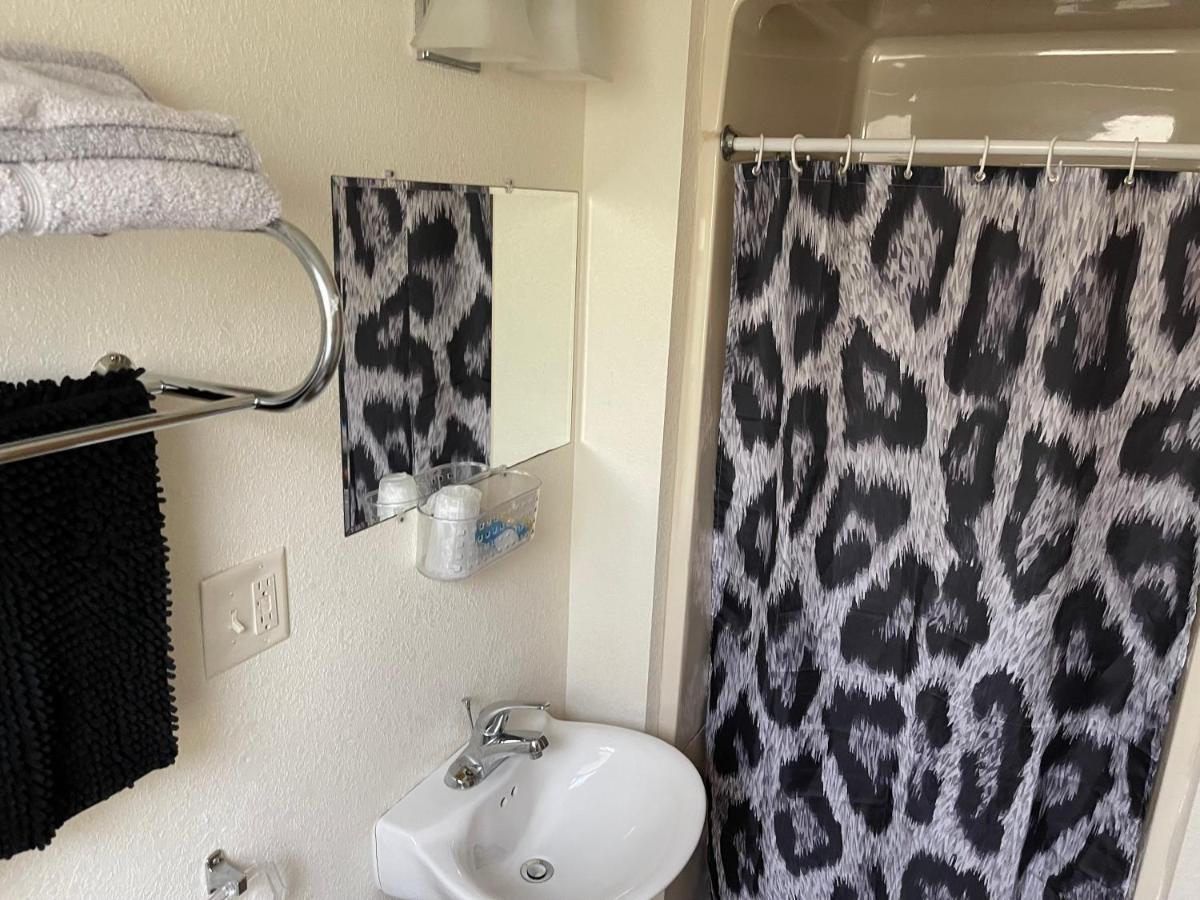 Fairmont Highland Court Motel מראה חיצוני תמונה