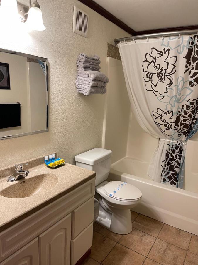 Fairmont Highland Court Motel מראה חיצוני תמונה