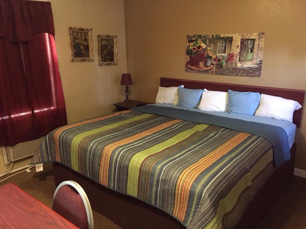 Fairmont Highland Court Motel מראה חיצוני תמונה