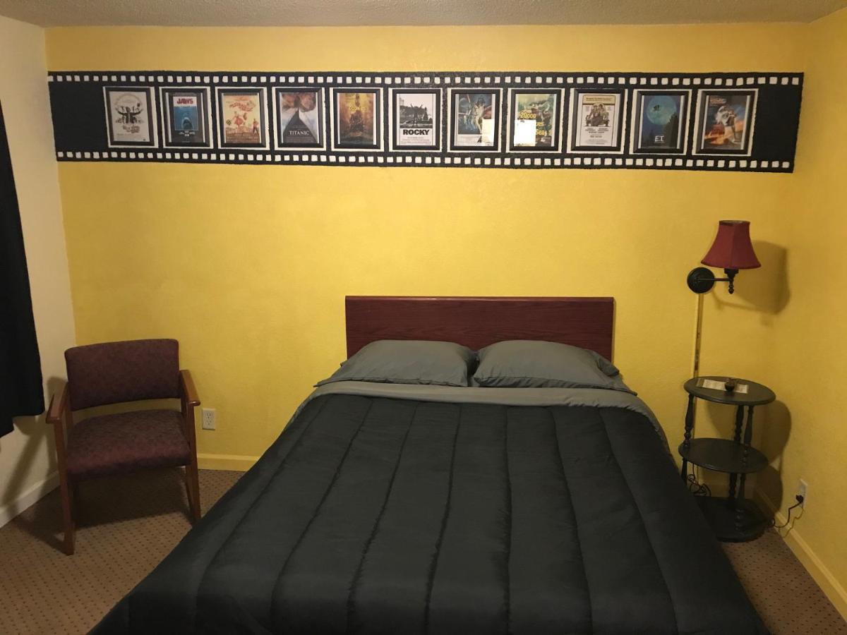 Fairmont Highland Court Motel מראה חיצוני תמונה