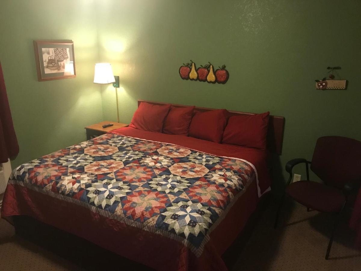 Fairmont Highland Court Motel מראה חיצוני תמונה